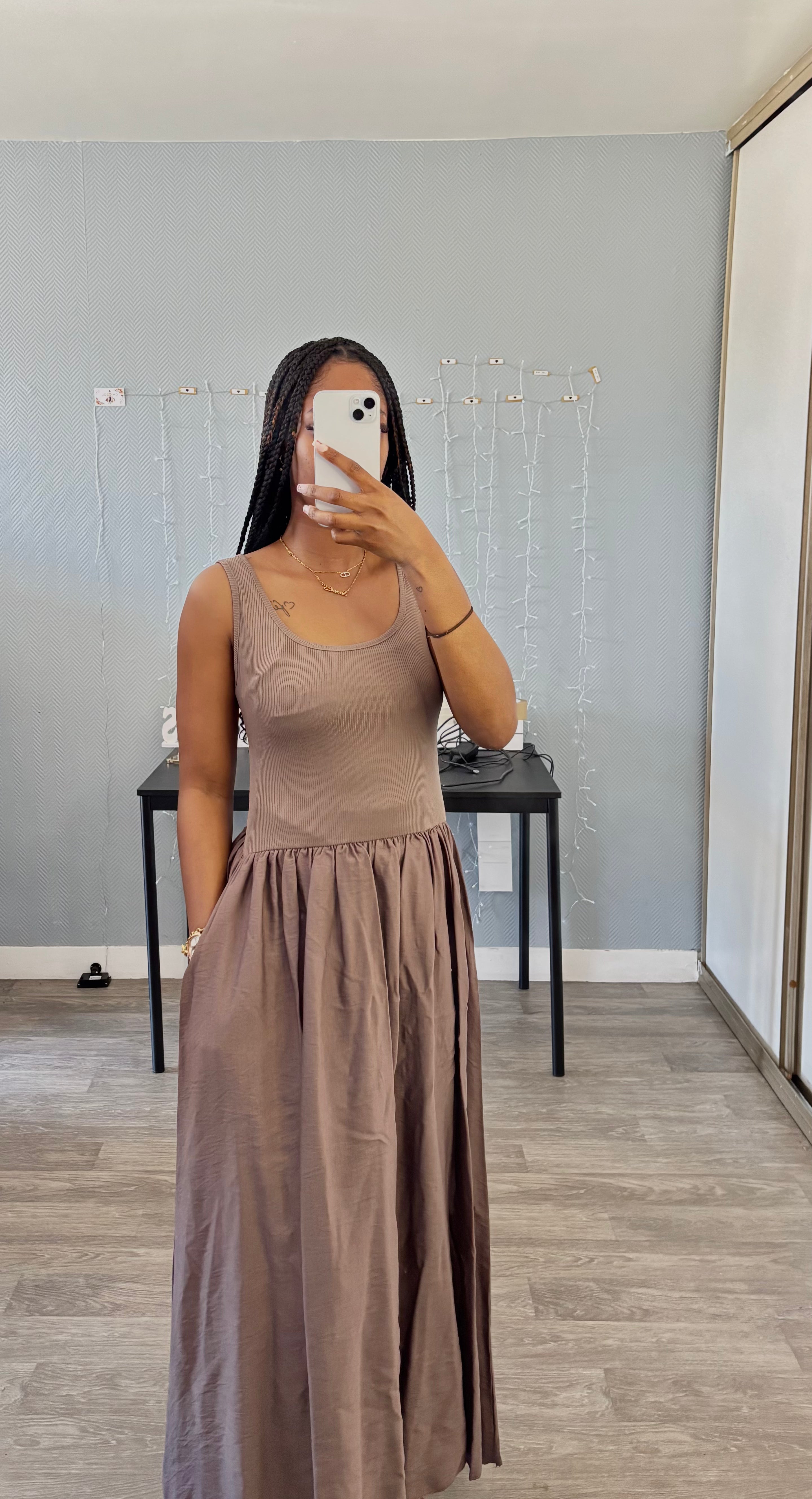 Robe sans manche avec poche Marron